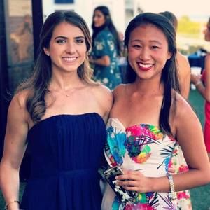 Meet your Posher, Hilary